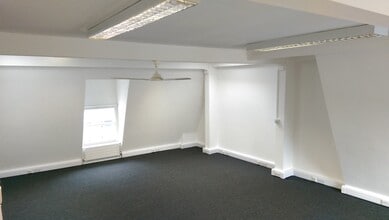42-46 High St, Kingston Upon Thames to rent Interior Photo- Image 1 of 3