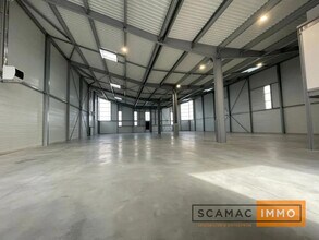 Industrial in Limeil-Brévannes to rent Building Photo- Image 2 of 5