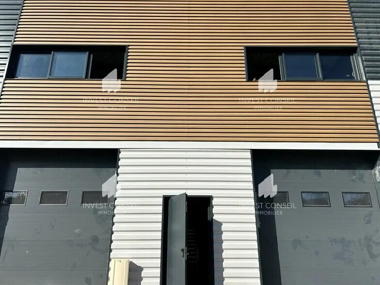 Light Industrial in Épinay-sur-Seine to rent - Building Photo - Image 2 of 9