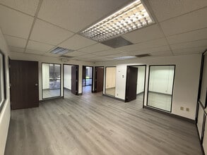 2301 W Dunlap Ave, Phoenix, AZ to rent Interior Photo- Image 1 of 8