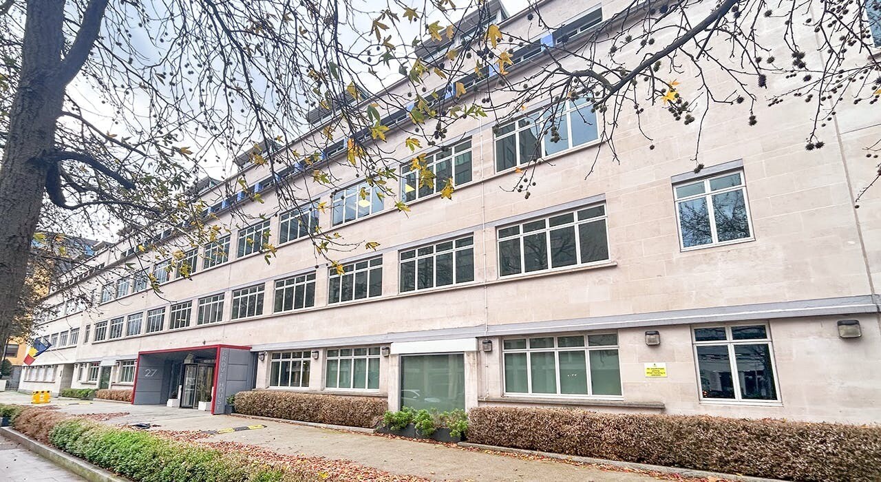 27 Hammersmith Grove, London to rent Building Photo- Image 1 of 12