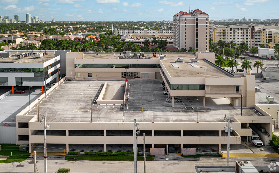 1650-1670 SE 17th St, Fort Lauderdale, FL for rent - Building Photo - Image 3 of 9