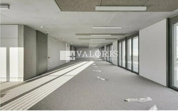 Office in Lyon to rent Interior Photo- Image 2 of 9