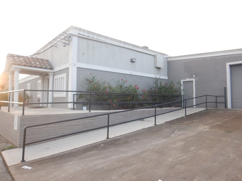 6530 Supply Row, Houston, TX for rent - Building Photo - Image 3 of 22