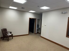 400 St. Louis St, Edwardsville, IL to rent Building Photo- Image 2 of 5