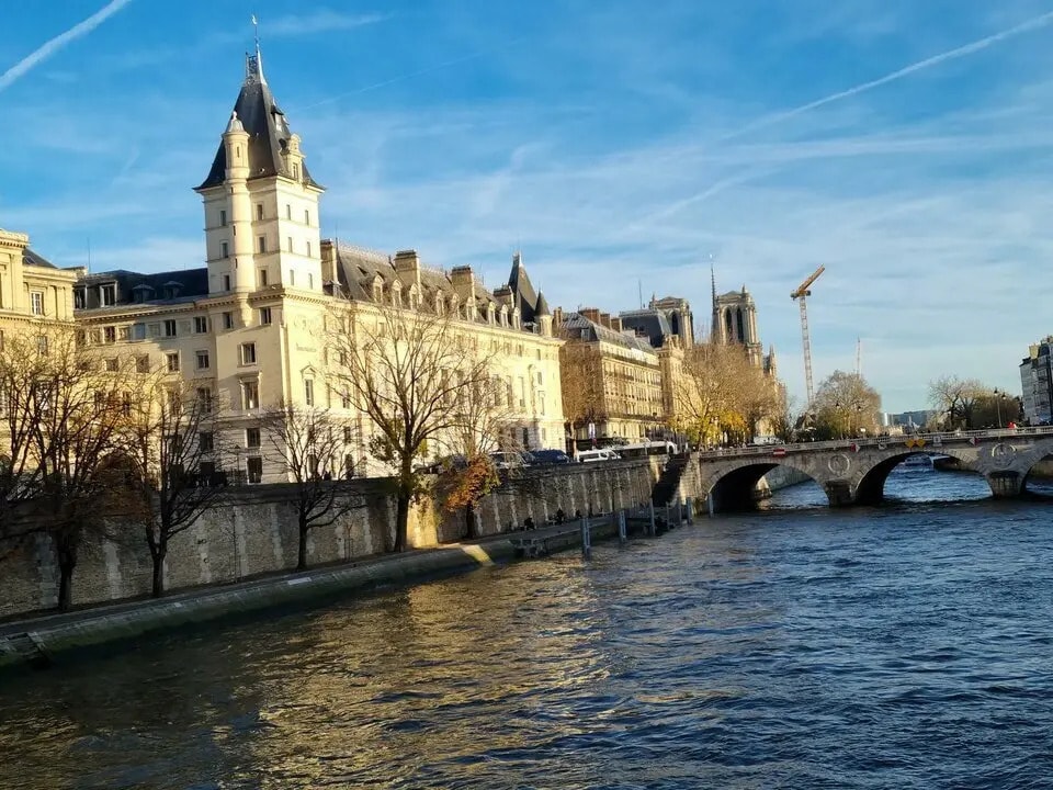 Office in Paris for sale Aerial- Image 1 of 11
