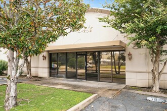 1702 Townhurst Dr, Houston, TX for rent Building Photo- Image 1 of 12