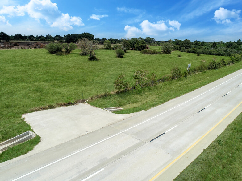 1705 Ward Bend Rd, Sealy, TX for sale - Primary Photo - Image 1 of 4