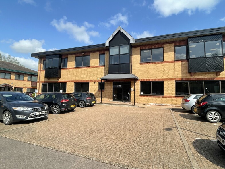 17-18 Thorney Leys Park, Witney for rent - Building Photo - Image 2 of 13