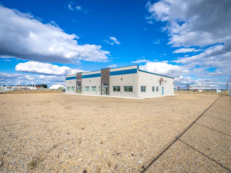 52 Willoughby St, Blackfoot, AB for rent - Building Photo - Image 2 of 25