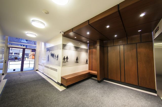 2-14 Boul Désaulniers, Saint-lambert, QC to rent - Interior Photo - Image 2 of 9