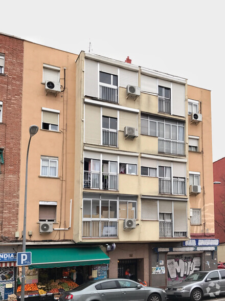 Calle Del Castillo De Simancas, 22, Madrid, Madrid for rent - Building Photo - Image 2 of 2