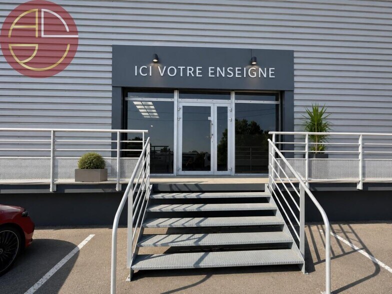 Retail in Toulouse to rent - Building Photo - Image 2 of 5