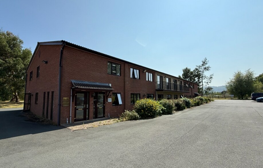 Willow End Park, Welland to rent - Building Photo - Image 3 of 3