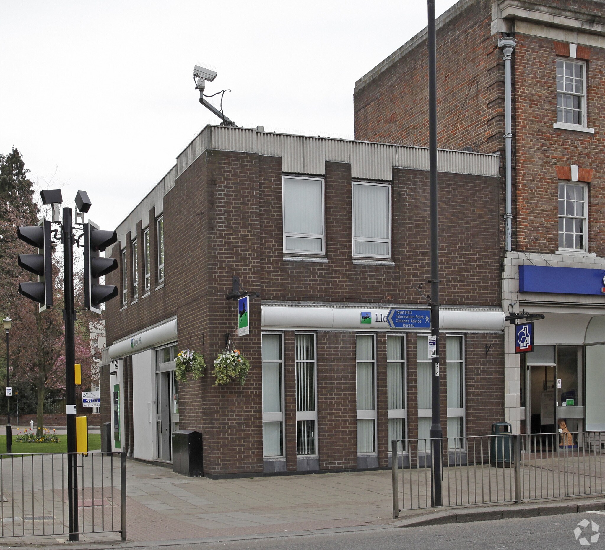 18 High St, Harpenden for sale Primary Photo- Image 1 of 1