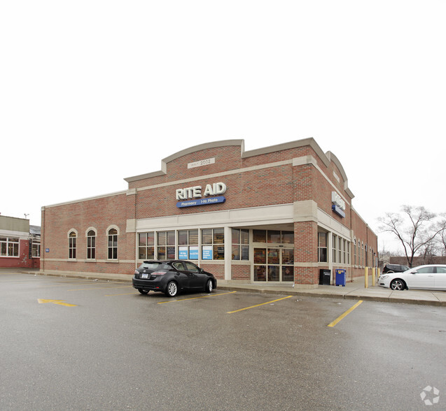 800 Ann Arbor Rd W, Plymouth, MI for rent - Primary Photo - Image 1 of 3