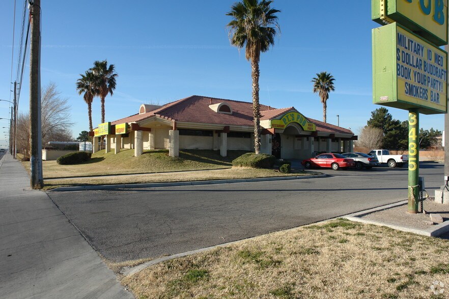 3435 N Nellis Blvd, Las Vegas, NV to rent - Primary Photo - Image 1 of 5