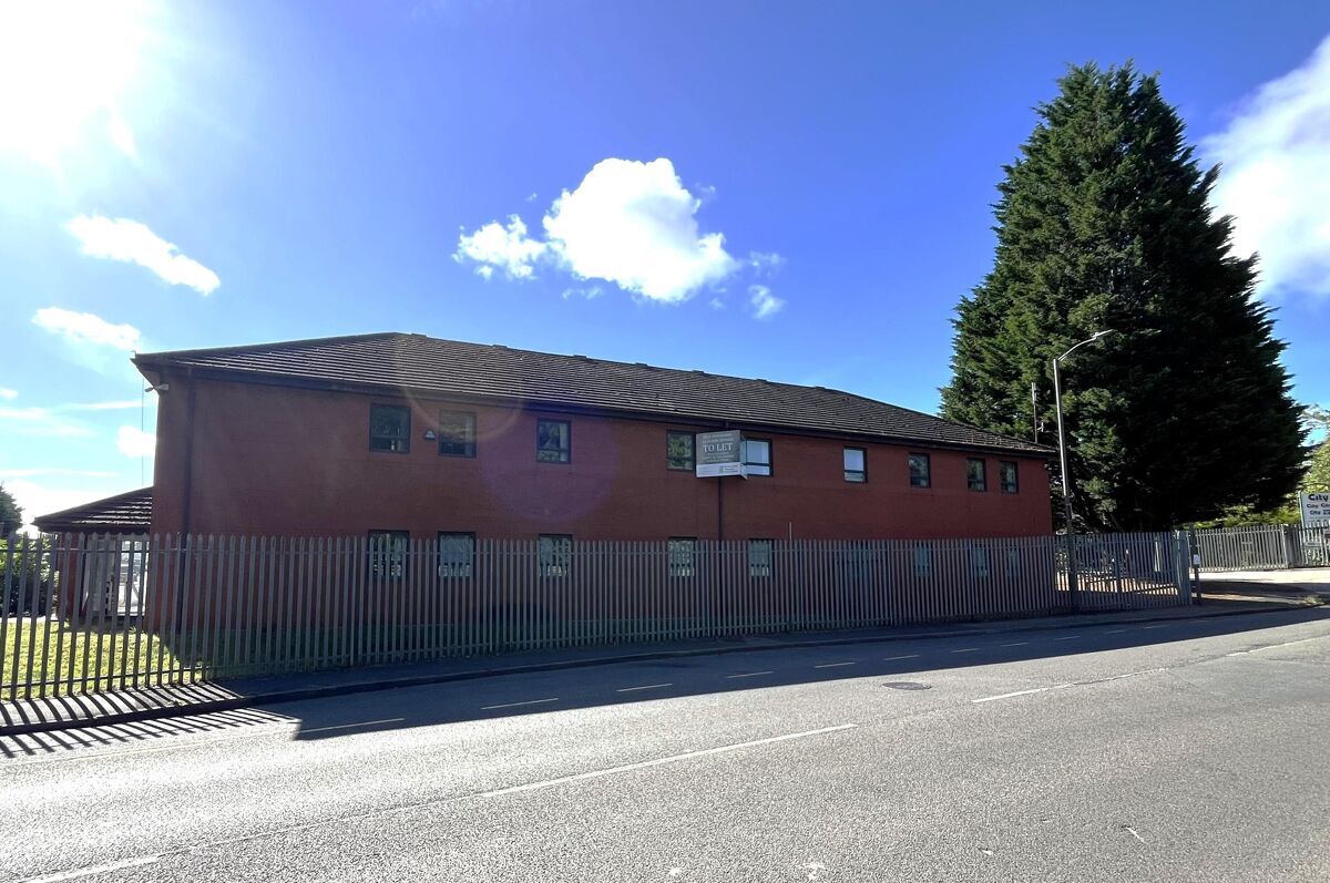 20 Station Rd, Clowne to rent Building Photo- Image 1 of 3