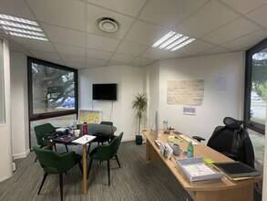 Office in Vénissieux to rent Interior Photo- Image 2 of 12