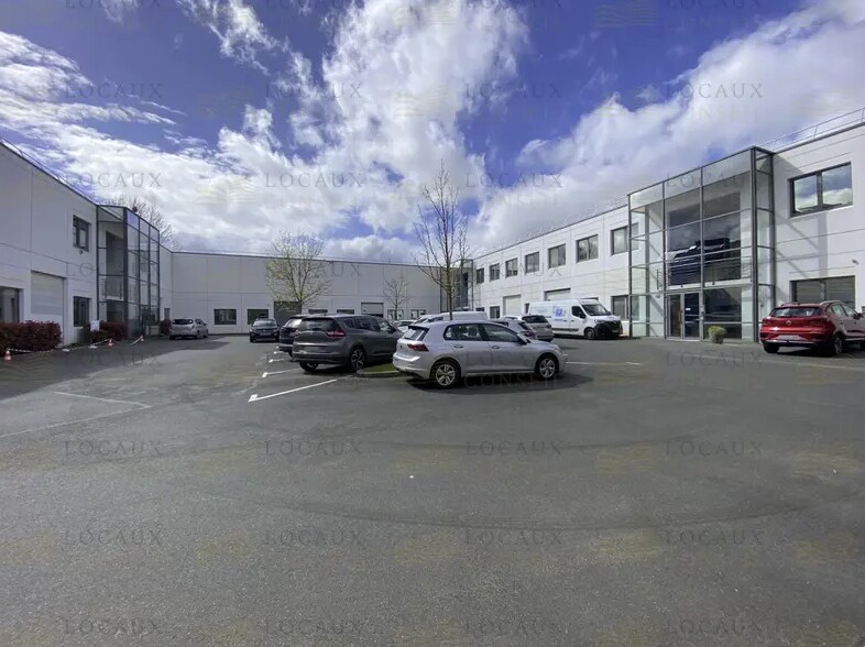 Light Industrial in Argenteuil to rent Primary Photo- Image 1 of 4