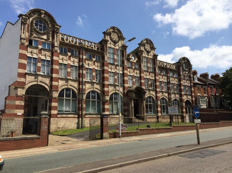 Kingsthorpe Rd, Northampton, NN2 6EZ Barratt House UK