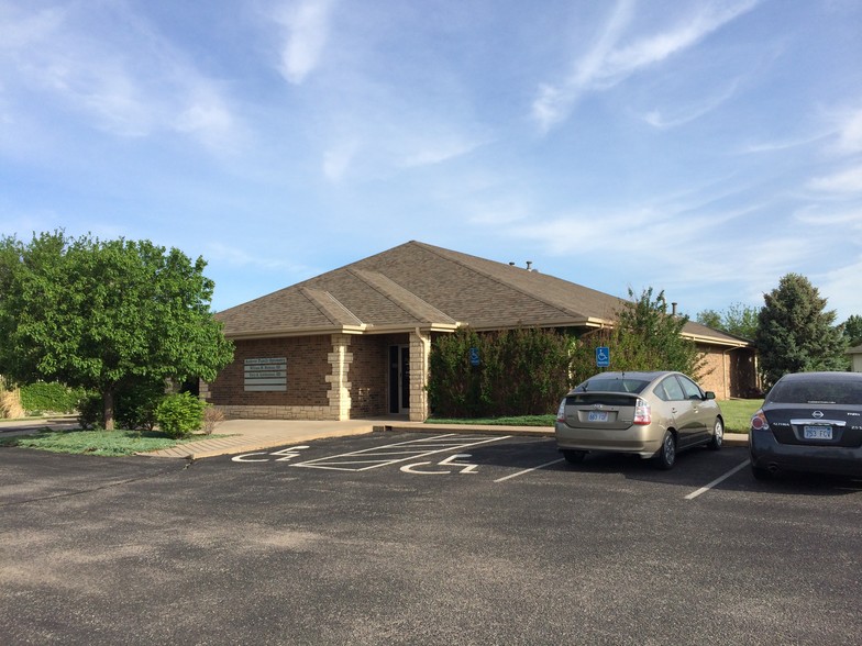 215 S Andover Rd, Andover, KS for sale - Building Photo - Image 1 of 1