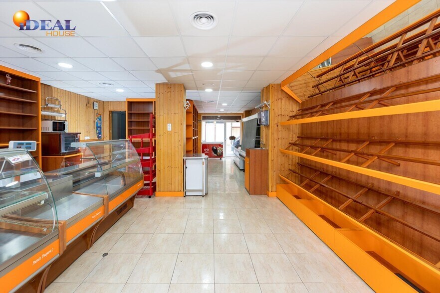 Retail in Las Gabias for sale - Interior Photo - Image 3 of 24