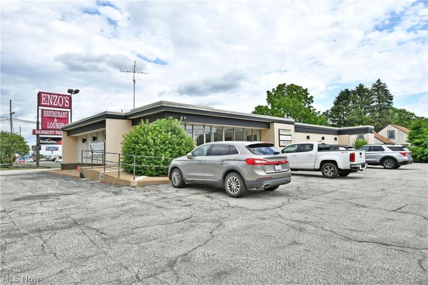 2900 Elm Rd NE, Warren, OH for rent - Building Photo - Image 3 of 8