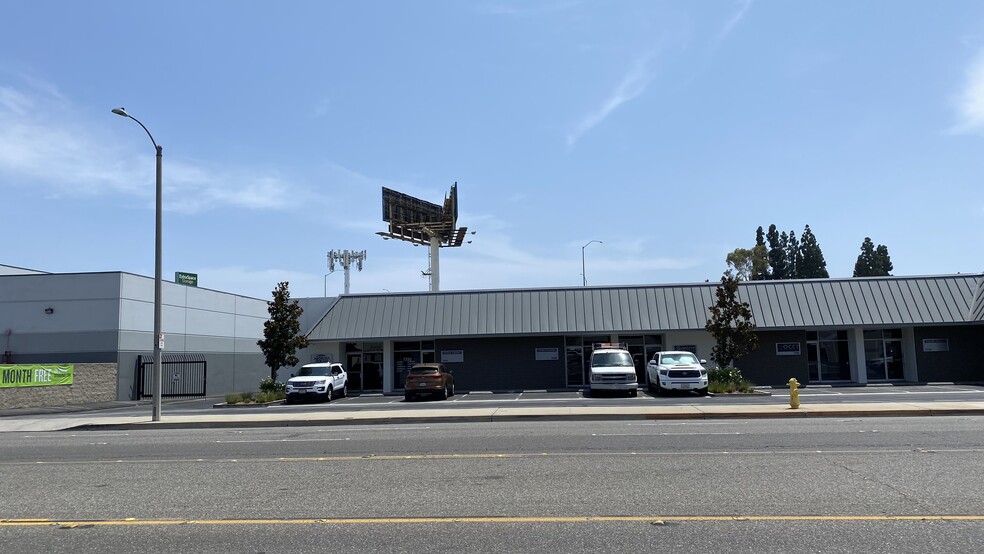 7212-7256 Garden Grove Blvd, Westminster, CA for rent - Building Photo - Image 2 of 8