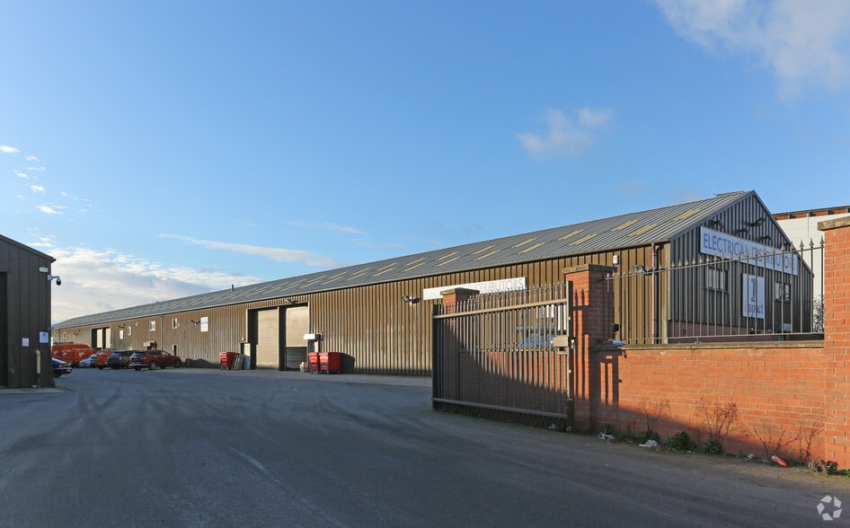 Private Road No 3, Nottingham to rent - Building Photo - Image 2 of 6