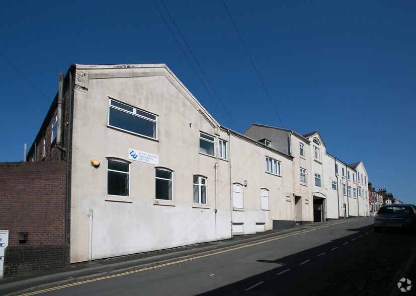 Festing St, Stoke On Trent for rent - Primary Photo - Image 1 of 4