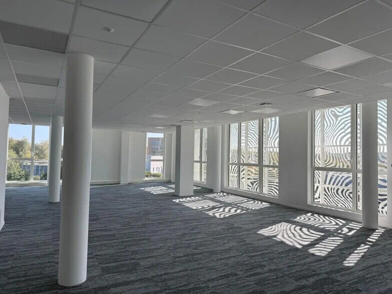 7 Bis Rue Alfred Kastler, Nantes to rent - Building Photo - Image 3 of 6