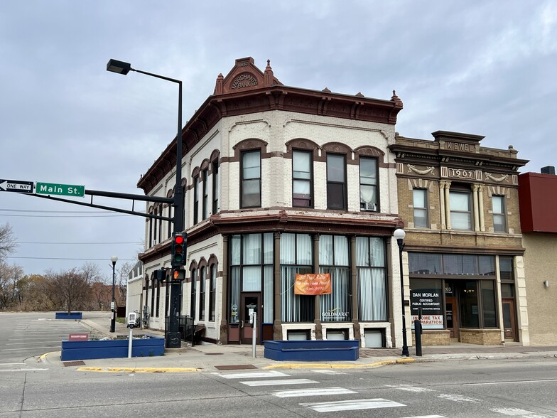 201 N Main St, Crookston, MN for rent - Building Photo - Image 3 of 6