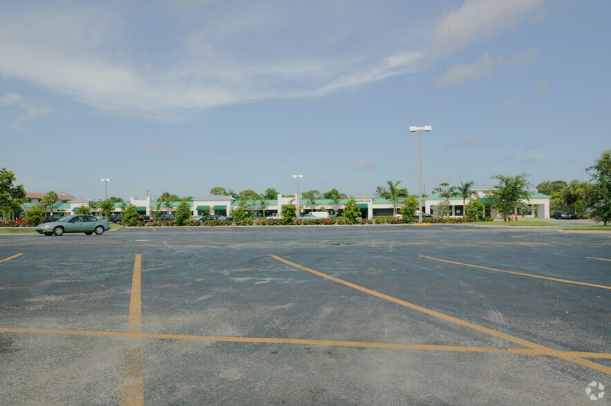 6046-6076 W Okeechobee Blvd, West Palm Beach, FL for rent - Other - Image 3 of 16