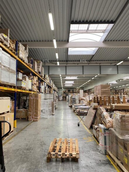 Industrial in Ferrières-en-Brie to rent - Building Photo - Image 3 of 11