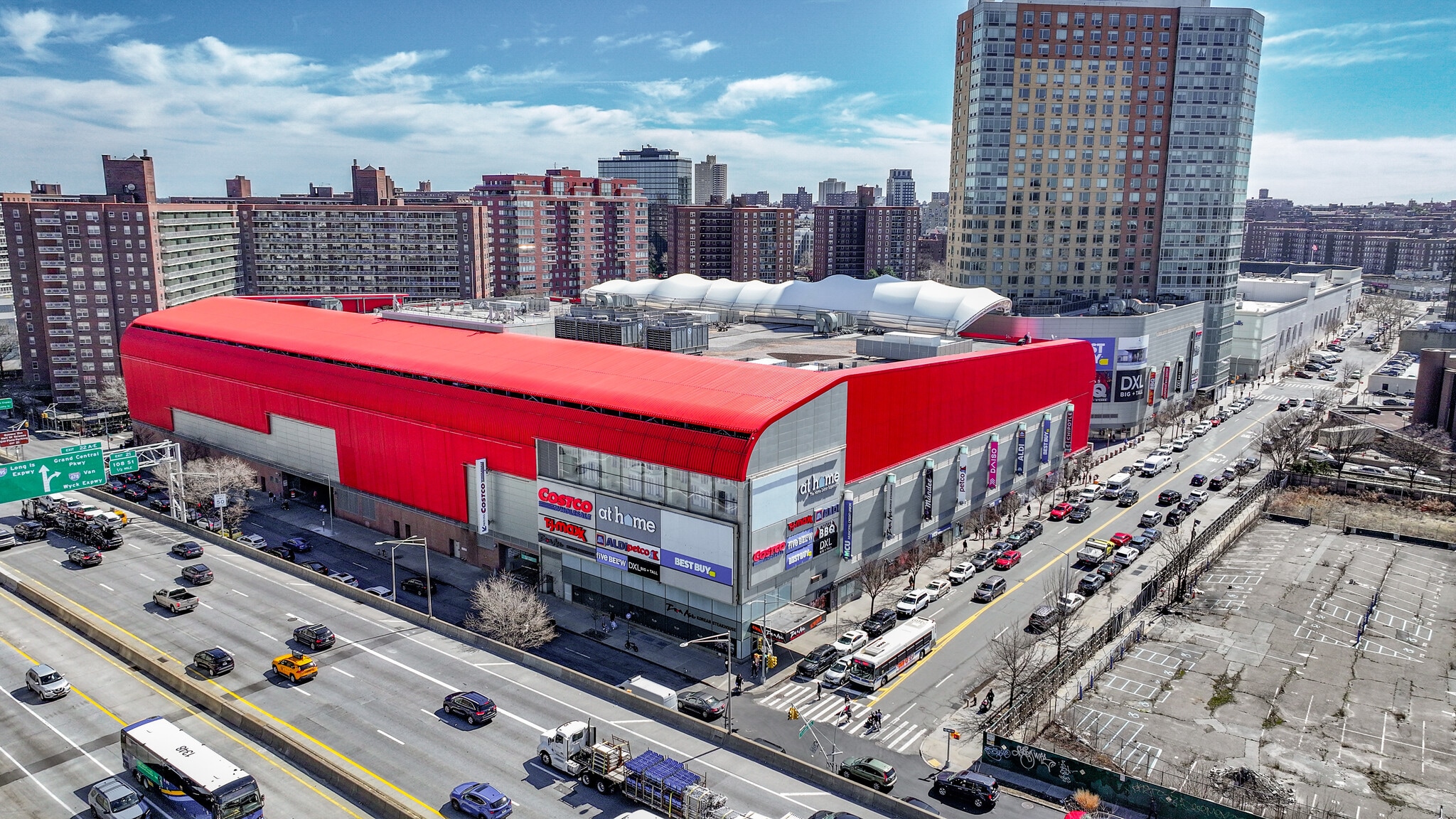 6135 Junction Blvd, Rego Park, NY to rent Building Photo- Image 1 of 2