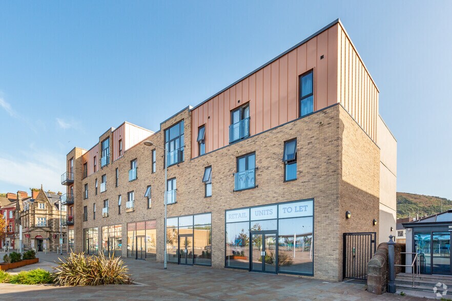 Station Rd, Port Talbot to rent - Building Photo - Image 3 of 5