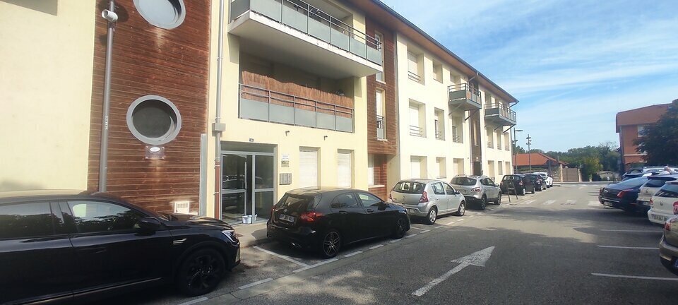 Office in La Verpillière to rent - Building Photo - Image 1 of 7