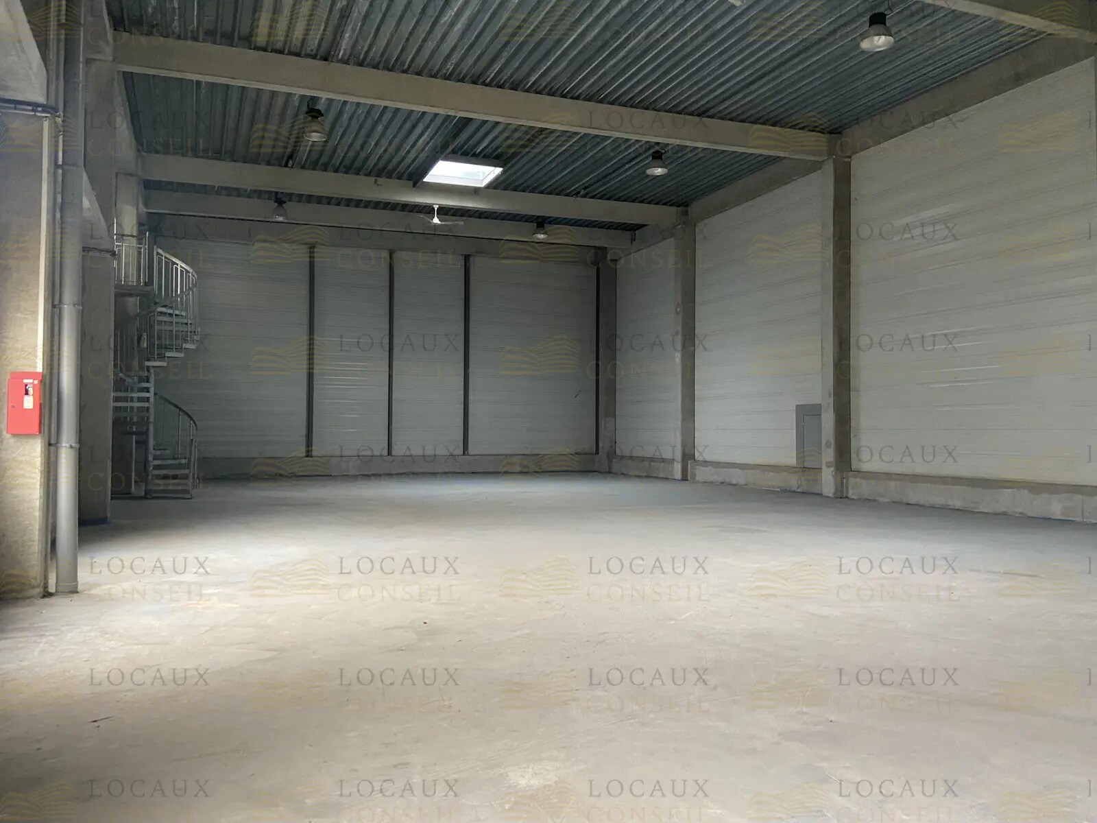 Light Industrial in Argenteuil to rent Interior Photo- Image 1 of 20