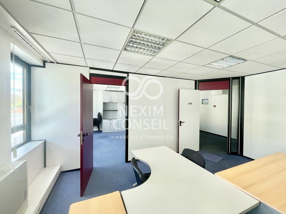 Location Bureaux 120 m² à 240 m² - Photo 1