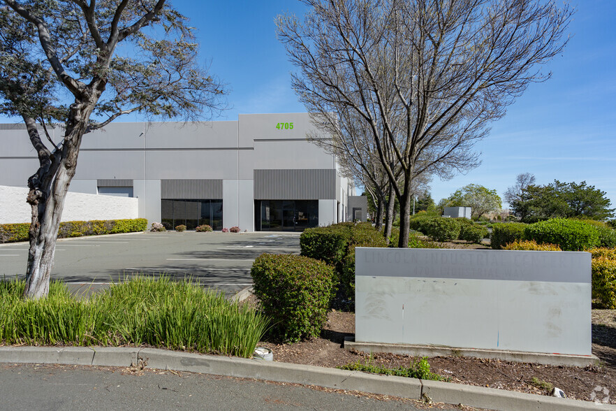 4701-4799 Industrial Way, Benicia, CA for rent - Building Photo - Image 3 of 7