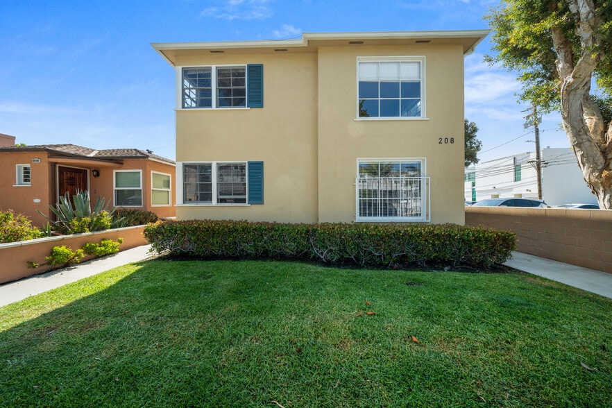 208 Park Ave, Long Beach, CA for sale - Primary Photo - Image 1 of 11