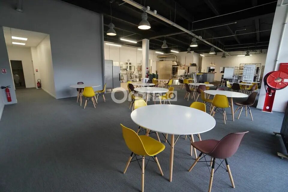 Retail in Dijon to rent Interior Photo- Image 1 of 8