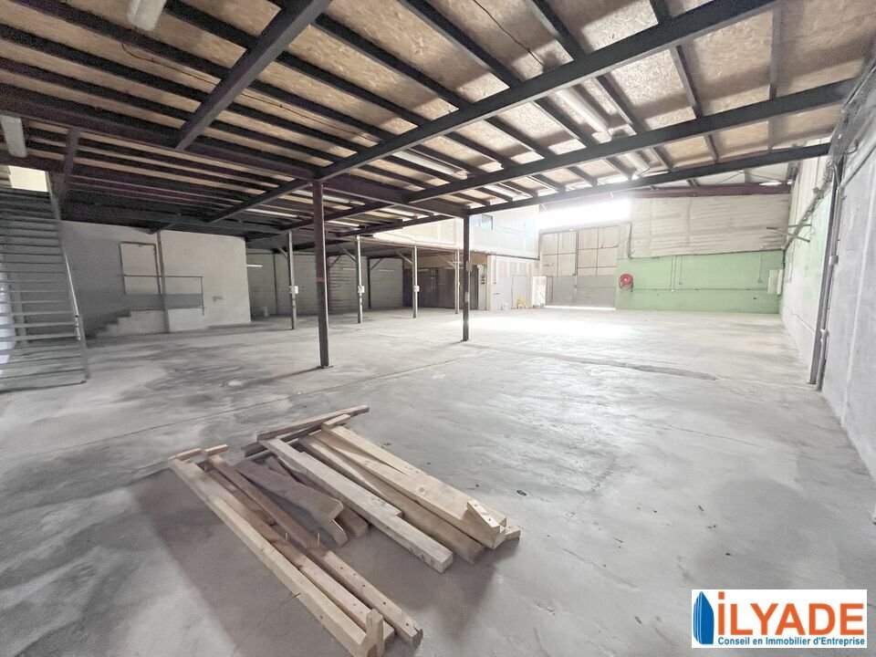 Light Industrial in Aubagne to rent Interior Photo- Image 1 of 7