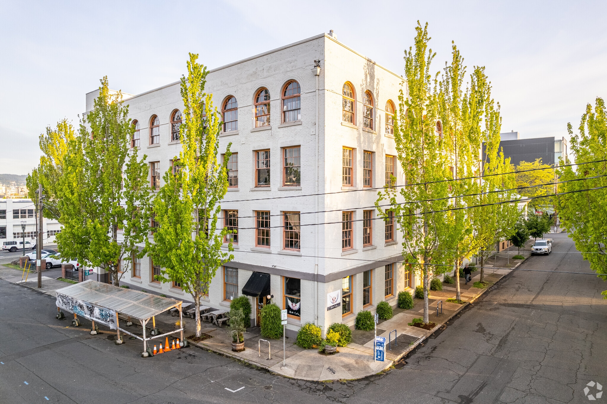 537 SE Ash St, Portland, OR to rent Building Photo- Image 1 of 6