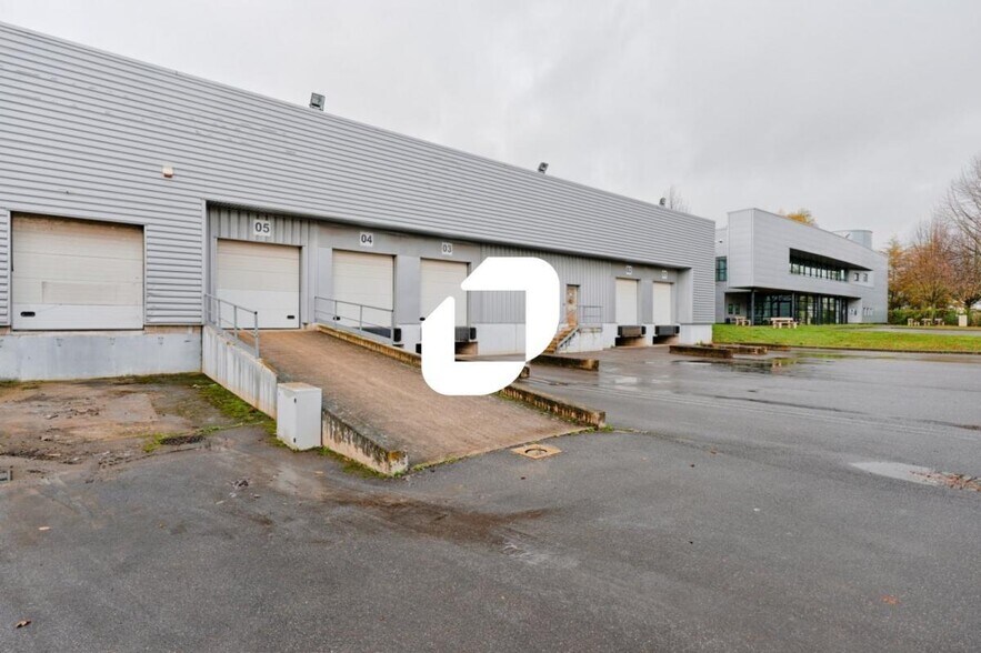 Industrial in Wissous to rent - Building Photo - Image 3 of 15