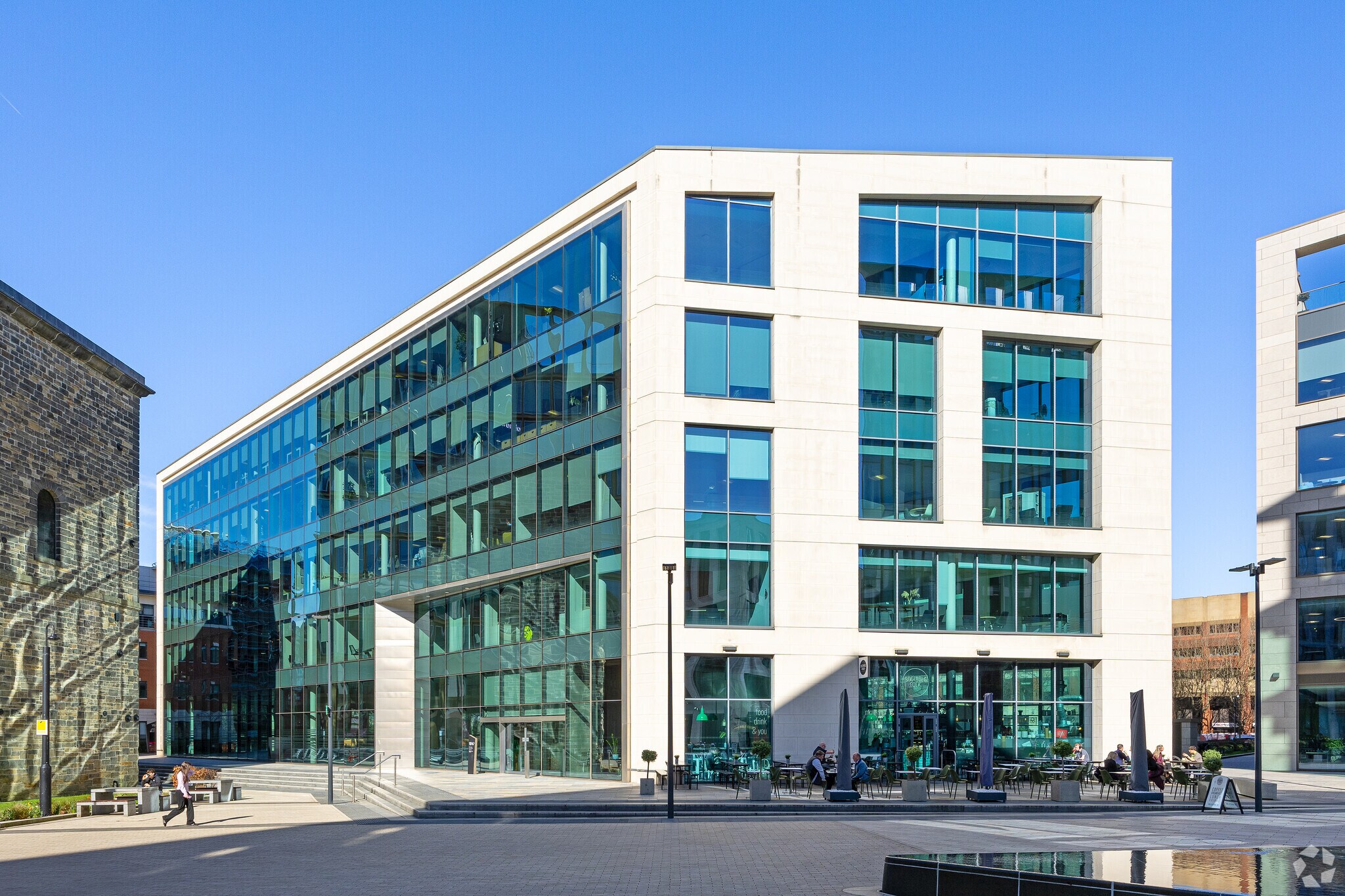 10 Wellington Pl, Leeds to rent Building Photo- Image 1 of 7