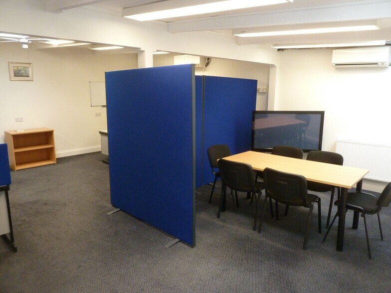 9 Cleaveland Rd, Surbiton, KT6 4AH Office for Sale UK