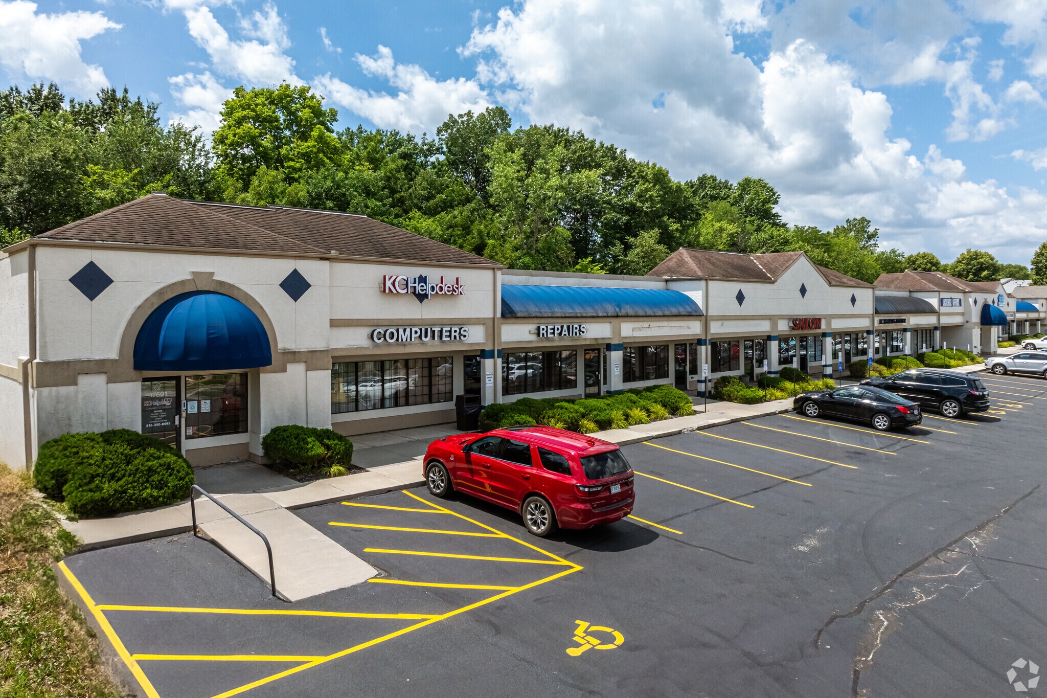 17601 E 40 Hwy, Independence, MO to rent Building Photo- Image 1 of 14