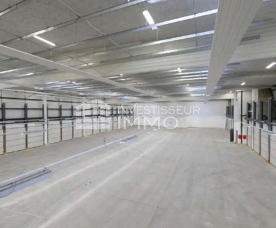 Location Local d'activités 3 433 m² - Photo 1